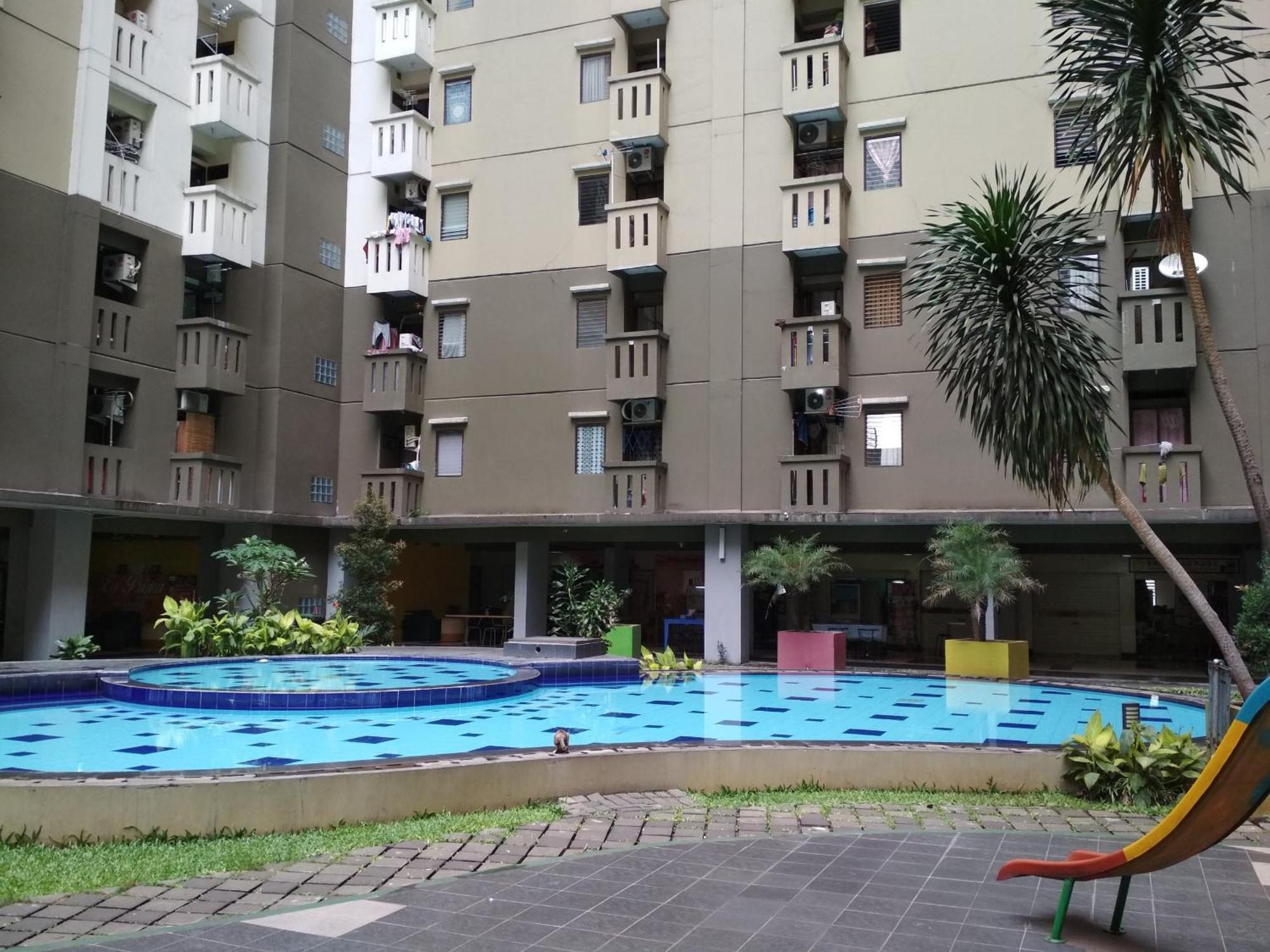 Adorable 2br Gateway Ahmad Yani Cicadas By Travelio